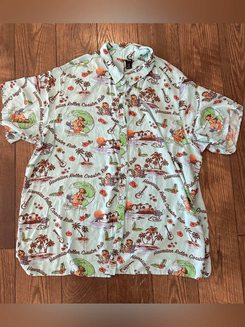 Disney‎ Lilo & Stitch Hawaiian Rollar Coaster Ride Button Shirt Women’s